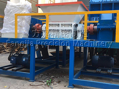 廢舊衣服布料撕碎機(jī)