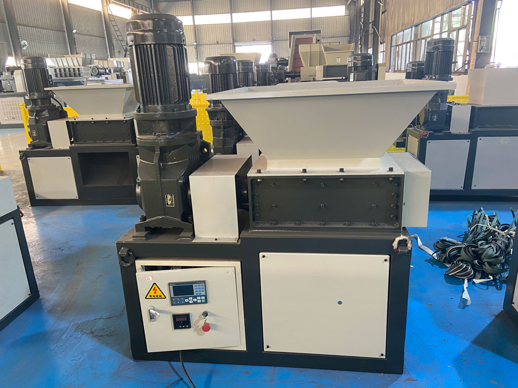 鐵刨花，鐵屑撕碎機(jī)